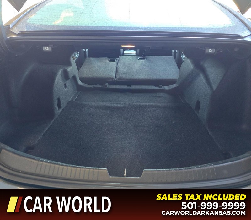 Chevrolet Malibu Vehicle Full-screen Gallery Image 14