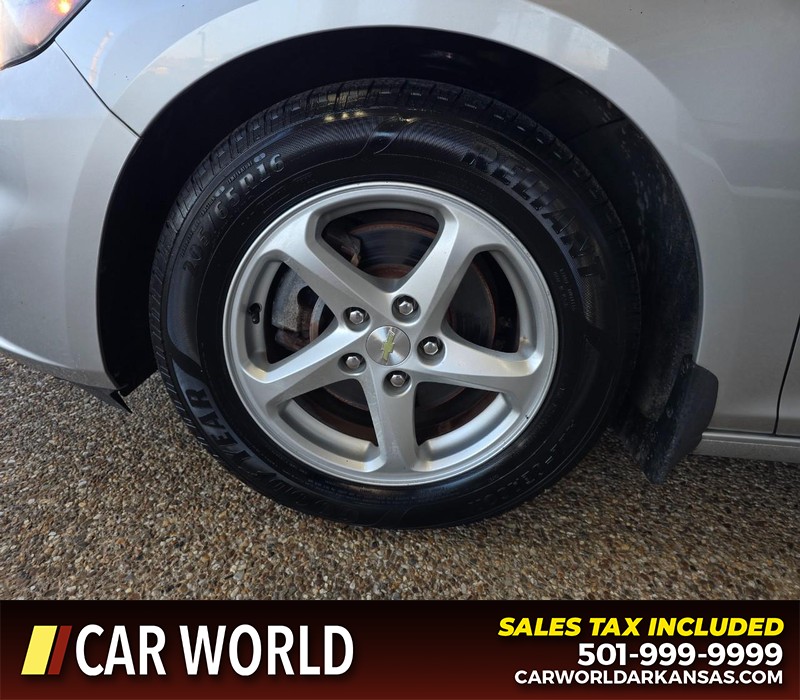 Chevrolet Malibu Vehicle Full-screen Gallery Image 6