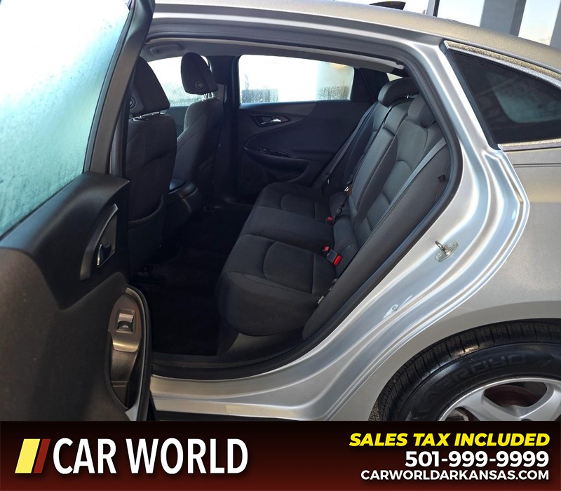 Chevrolet Malibu Vehicle Full-screen Gallery Image 10