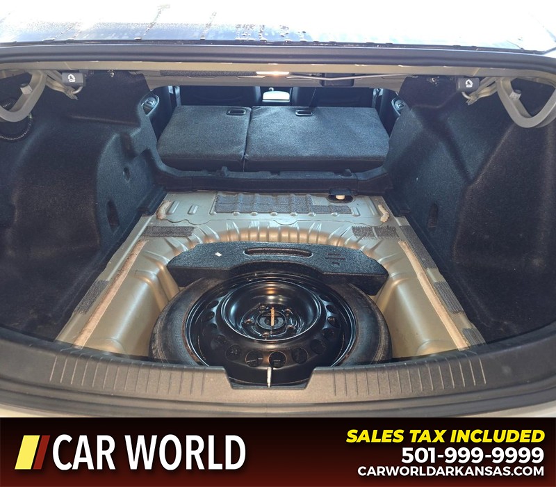 Chevrolet Malibu Vehicle Full-screen Gallery Image 13