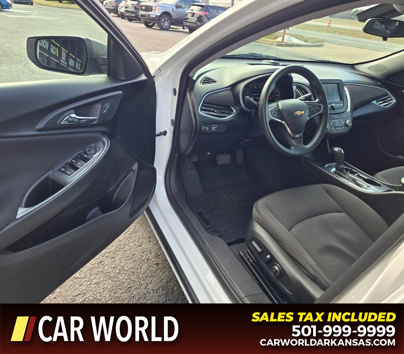 Chevrolet Malibu Vehicle Full-screen Gallery Image 7