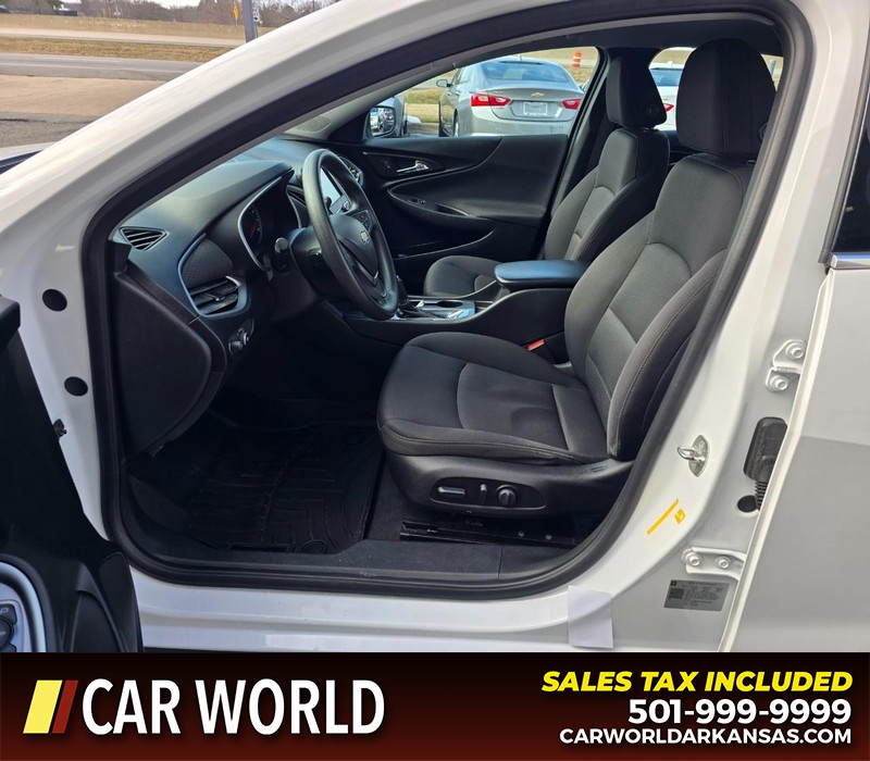 Chevrolet Malibu Vehicle Full-screen Gallery Image 8