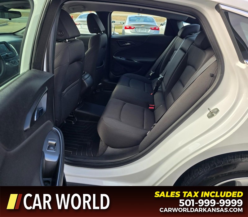 Chevrolet Malibu Vehicle Full-screen Gallery Image 10