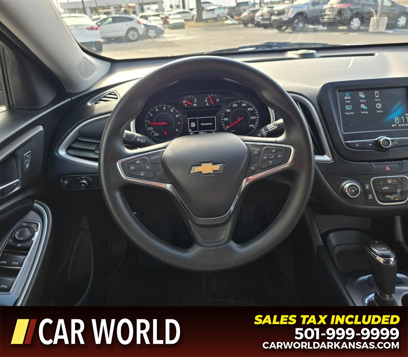 Chevrolet Malibu Vehicle Full-screen Gallery Image 15