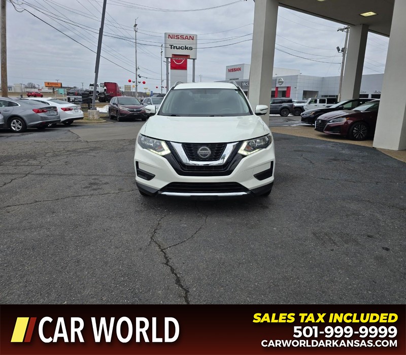 Nissan Rogue Vehicle Full-screen Gallery Image 2