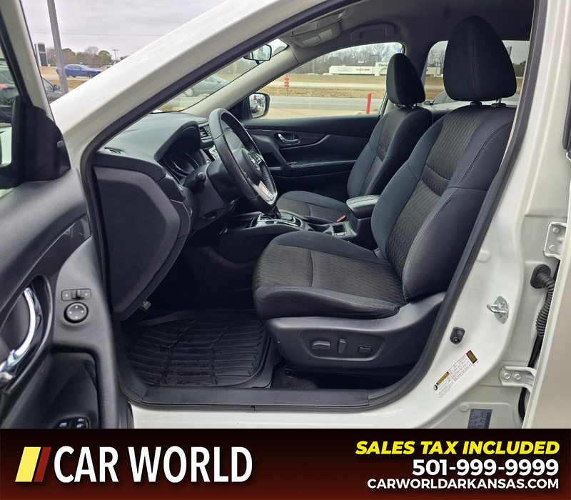 Nissan Rogue Vehicle Full-screen Gallery Image 8