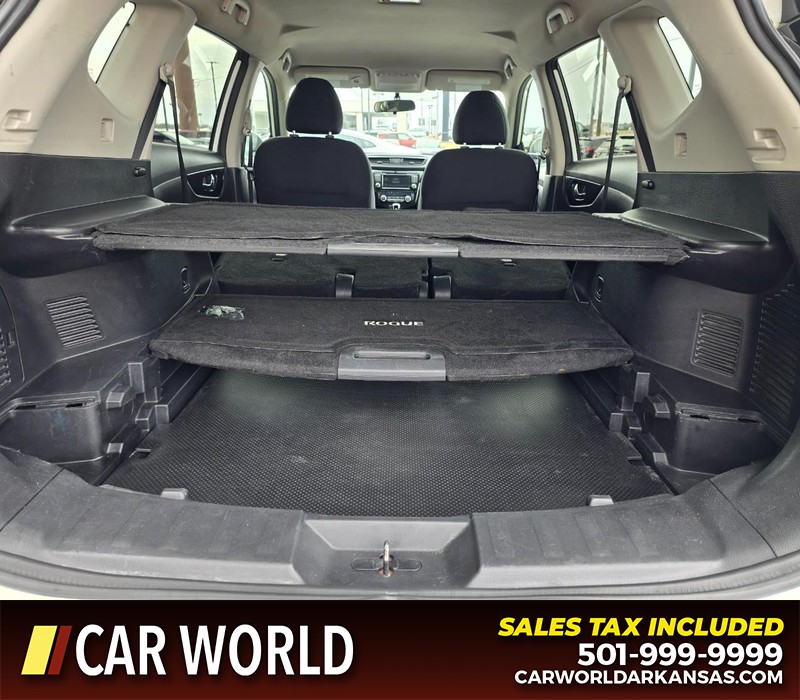 Nissan Rogue Vehicle Full-screen Gallery Image 14