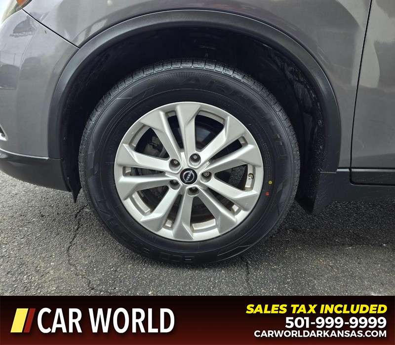 Nissan Rogue Vehicle Full-screen Gallery Image 6