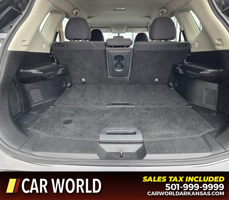 Nissan Rogue Vehicle Full-screen Gallery Image 13