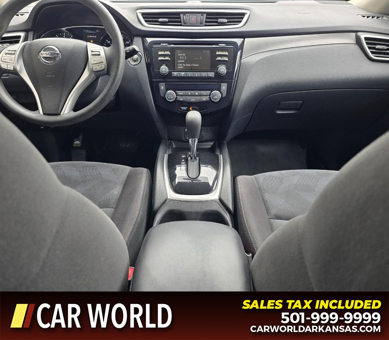 Nissan Rogue Vehicle Full-screen Gallery Image 18