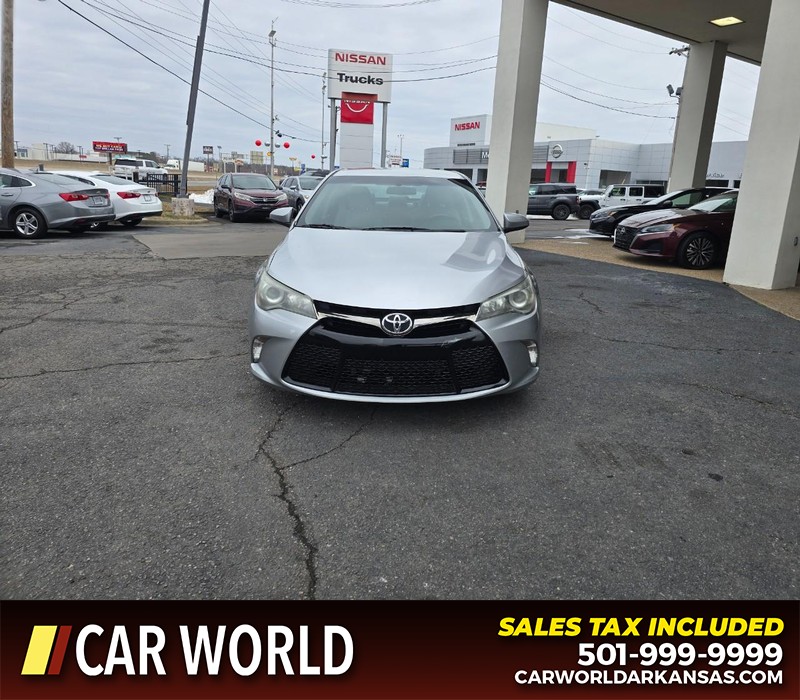 Toyota Camry Vehicle Full-screen Gallery Image 2