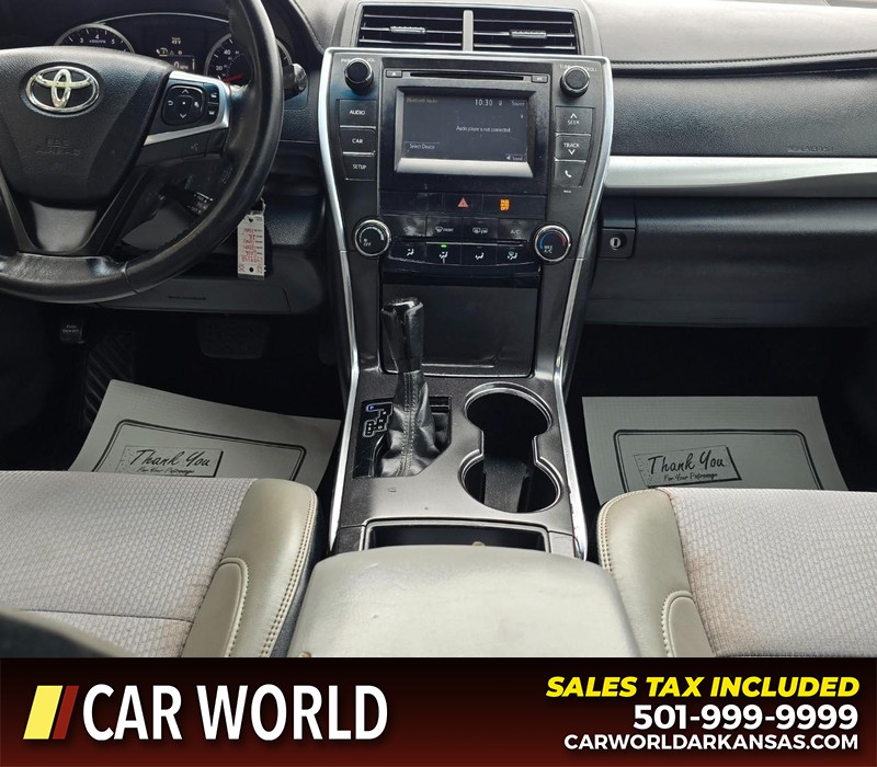Toyota Camry Vehicle Full-screen Gallery Image 18
