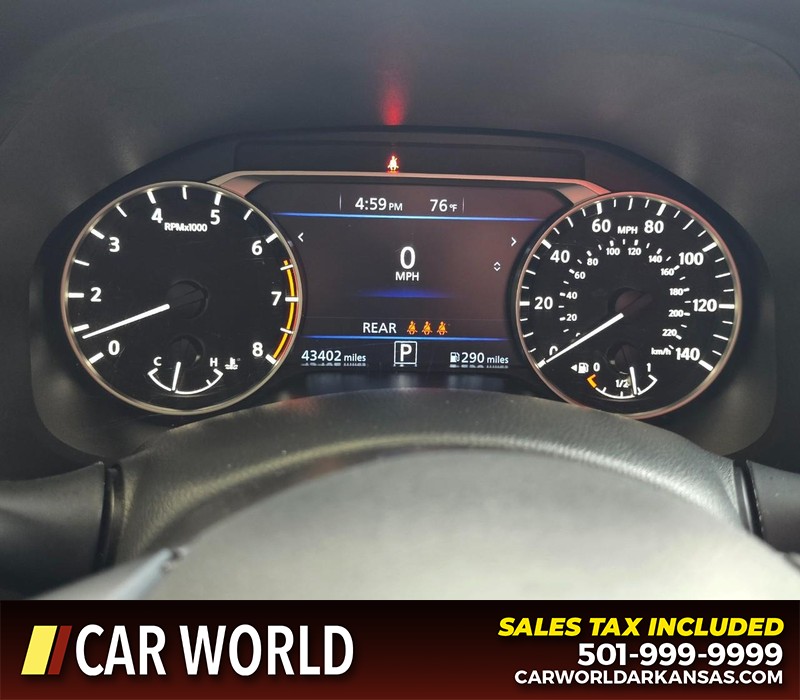 Nissan Altima Vehicle Full-screen Gallery Image 17