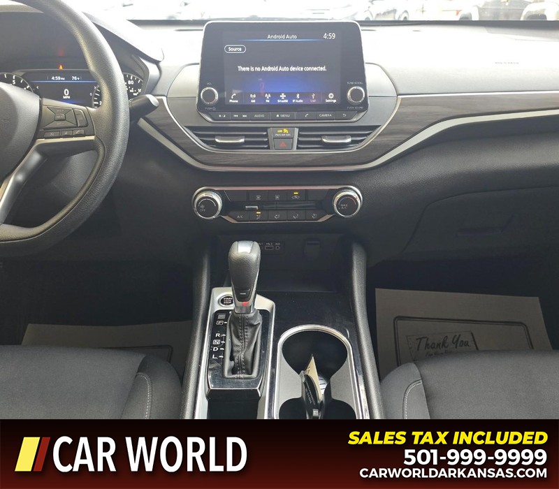 Nissan Altima Vehicle Full-screen Gallery Image 18