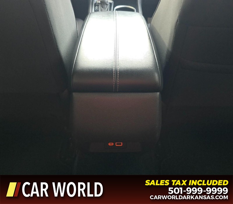 Nissan Altima Vehicle Full-screen Gallery Image 19