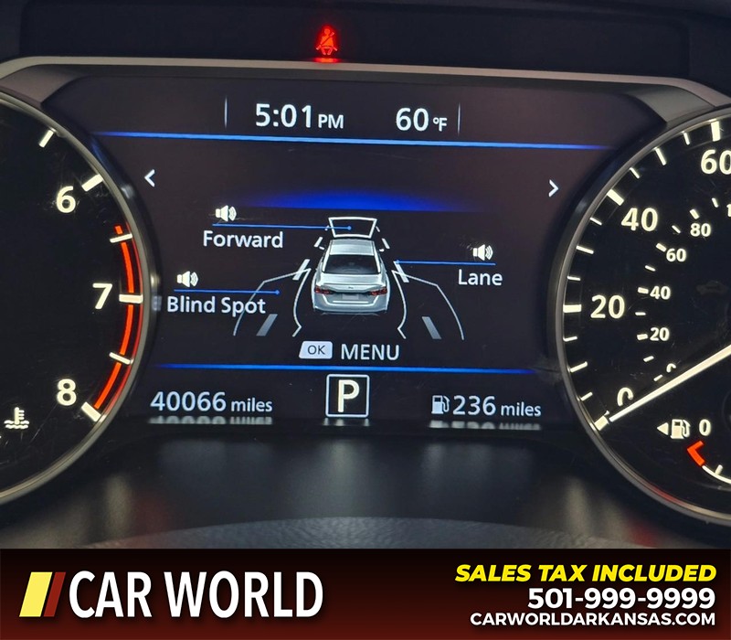 Nissan Altima Vehicle Full-screen Gallery Image 16