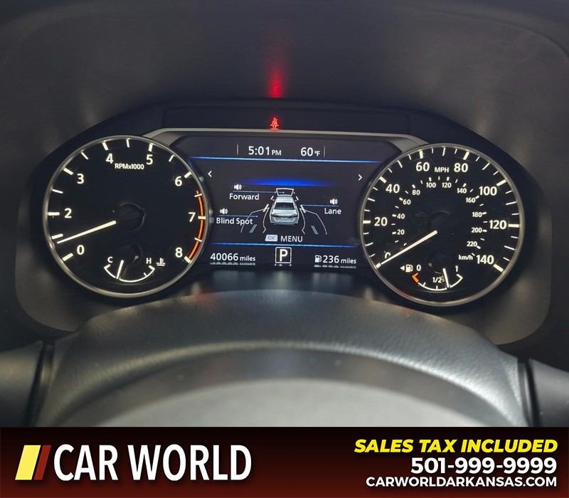 Nissan Altima Vehicle Full-screen Gallery Image 17