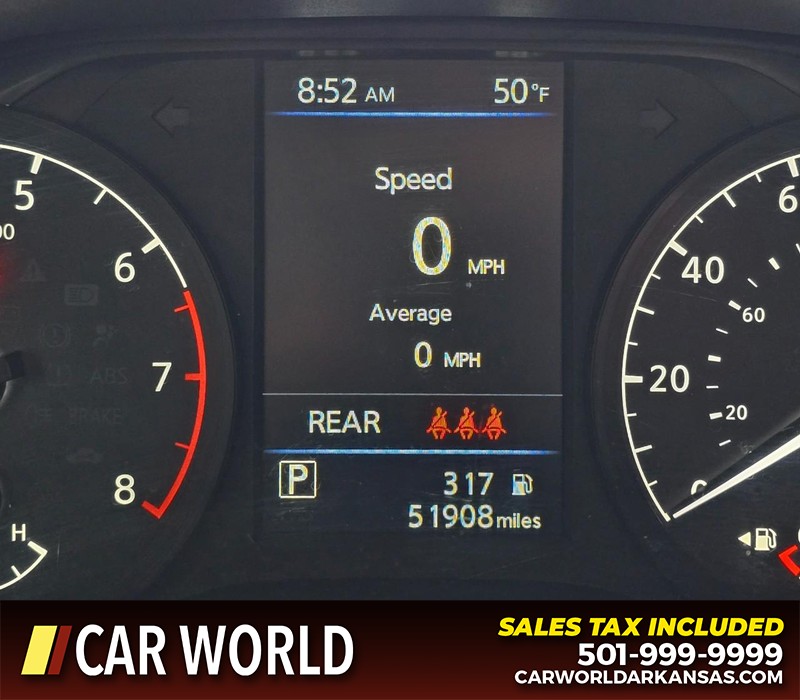 Nissan Altima Vehicle Full-screen Gallery Image 16