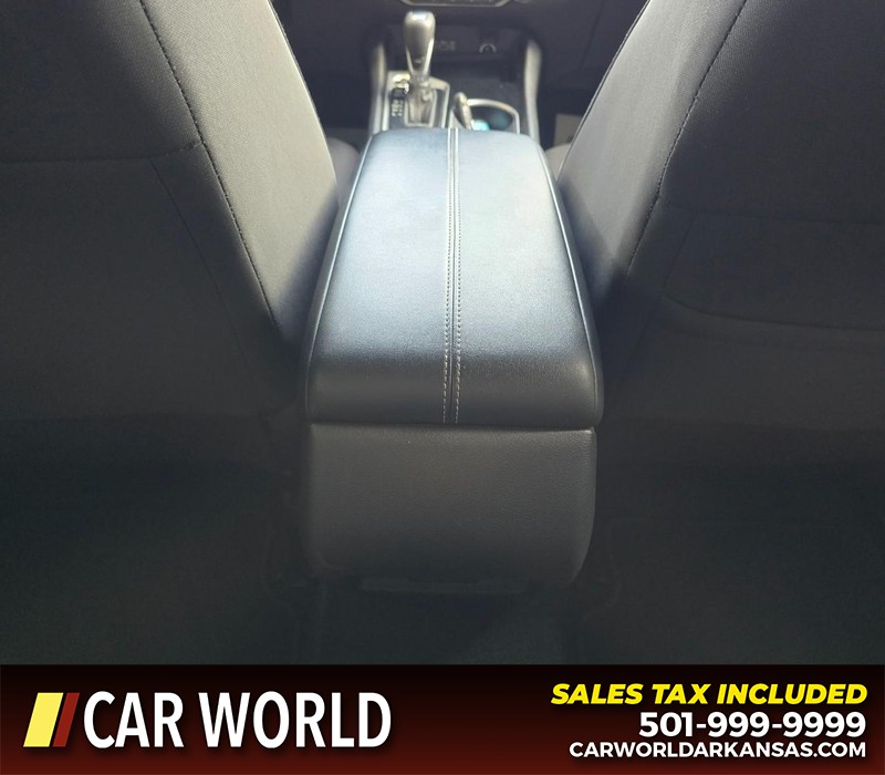 Nissan Altima Vehicle Full-screen Gallery Image 19