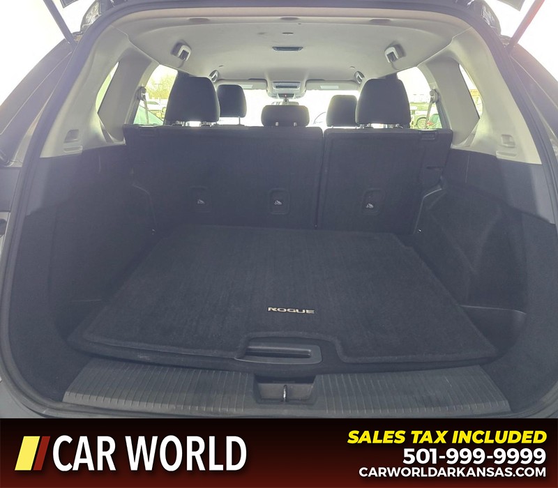 Nissan Rogue Vehicle Full-screen Gallery Image 13