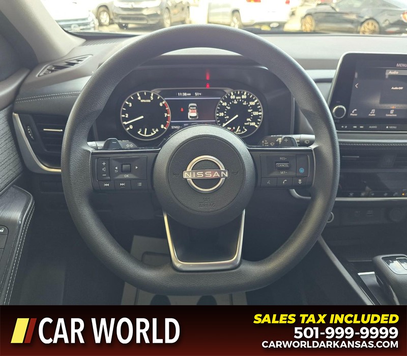 Nissan Rogue Vehicle Full-screen Gallery Image 15