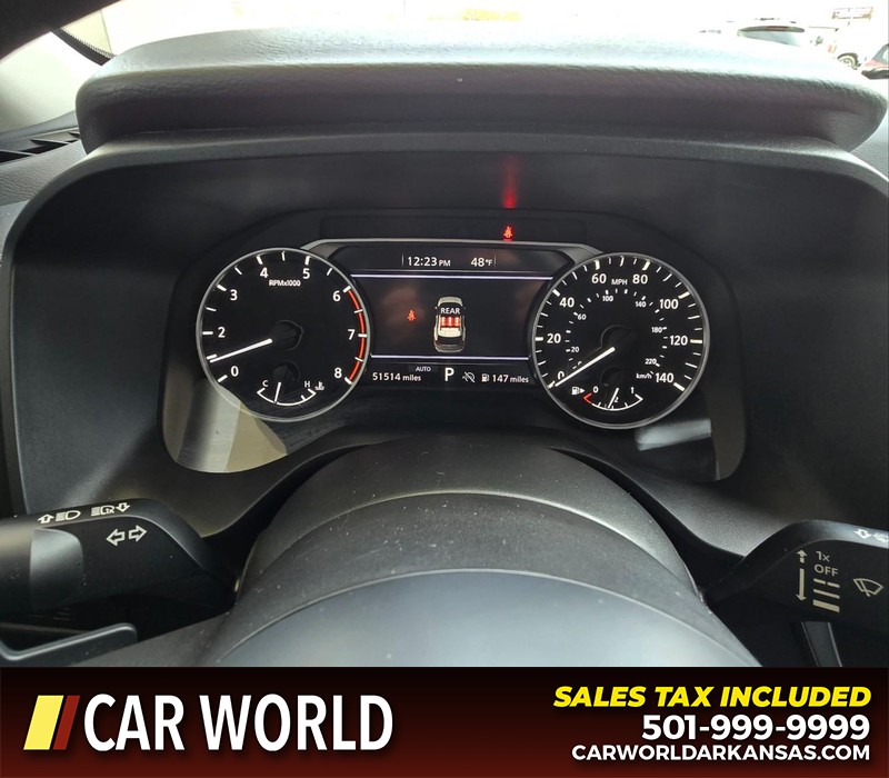 Nissan Rogue Vehicle Full-screen Gallery Image 17