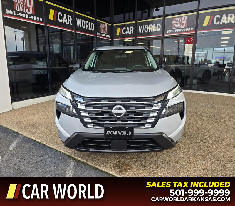 Nissan Rogue Vehicle Full-screen Gallery Image 2