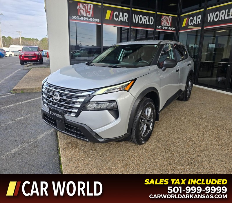 Nissan Rogue Vehicle Full-screen Gallery Image 3