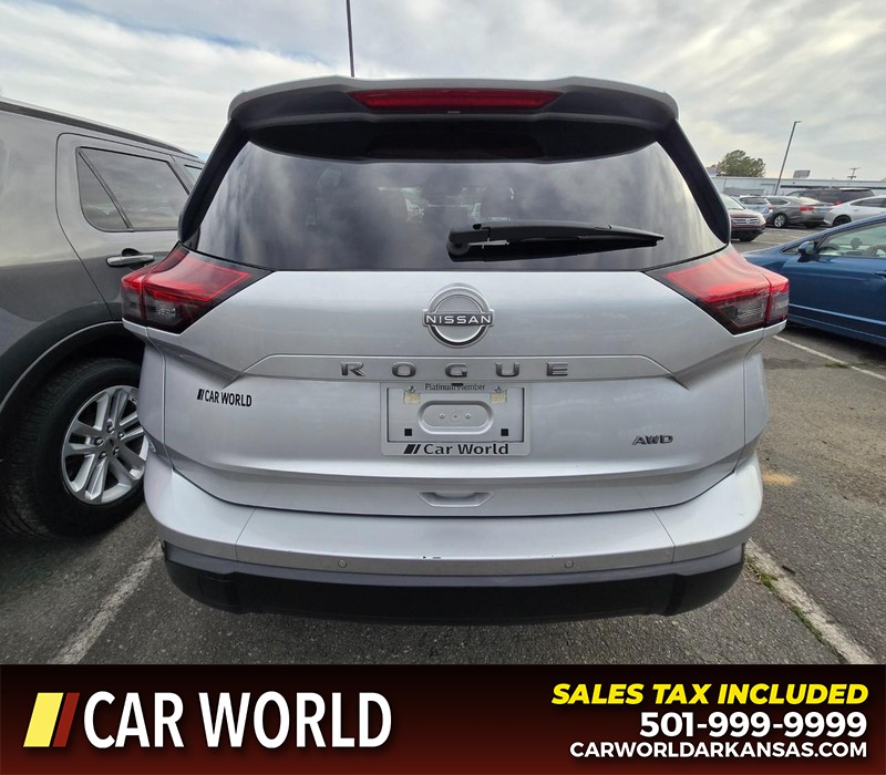 Nissan Rogue Vehicle Full-screen Gallery Image 5