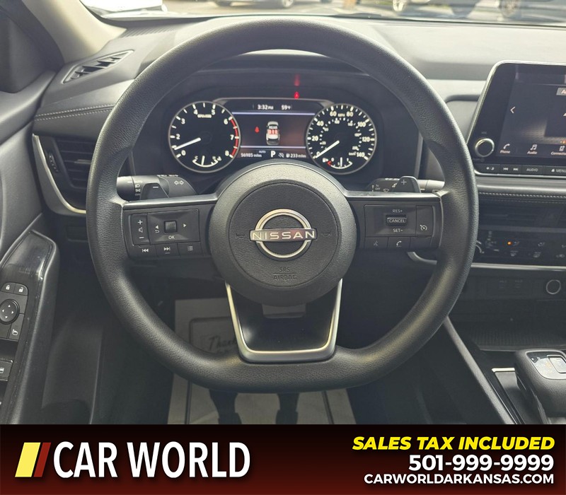 Nissan Rogue Vehicle Full-screen Gallery Image 15