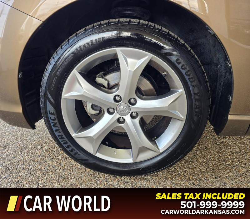 Toyota Venza Vehicle Full-screen Gallery Image 6