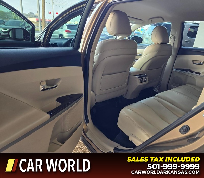 Toyota Venza Vehicle Full-screen Gallery Image 9