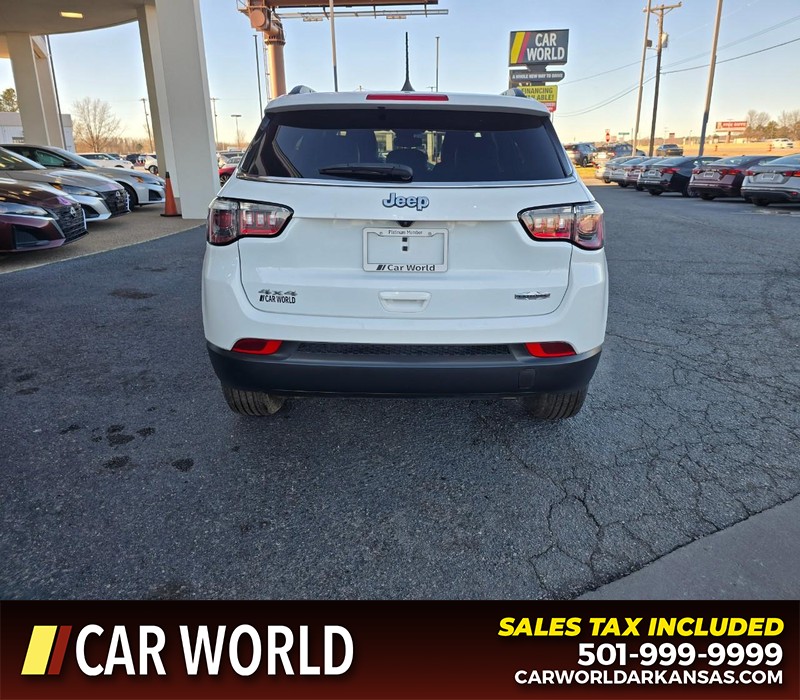 Jeep Compass Vehicle Full-screen Gallery Image 5