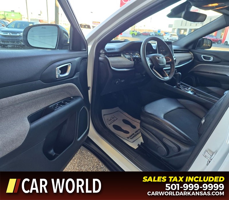 Jeep Compass Vehicle Full-screen Gallery Image 7