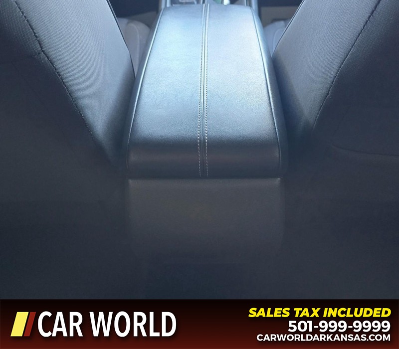 Nissan Altima Vehicle Full-screen Gallery Image 19