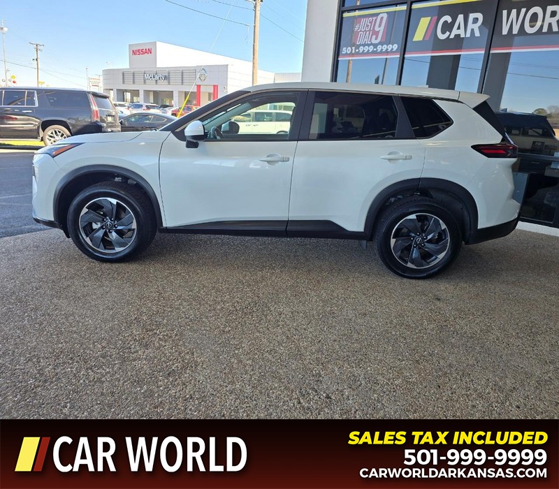 Nissan Rogue Vehicle Full-screen Gallery Image 4