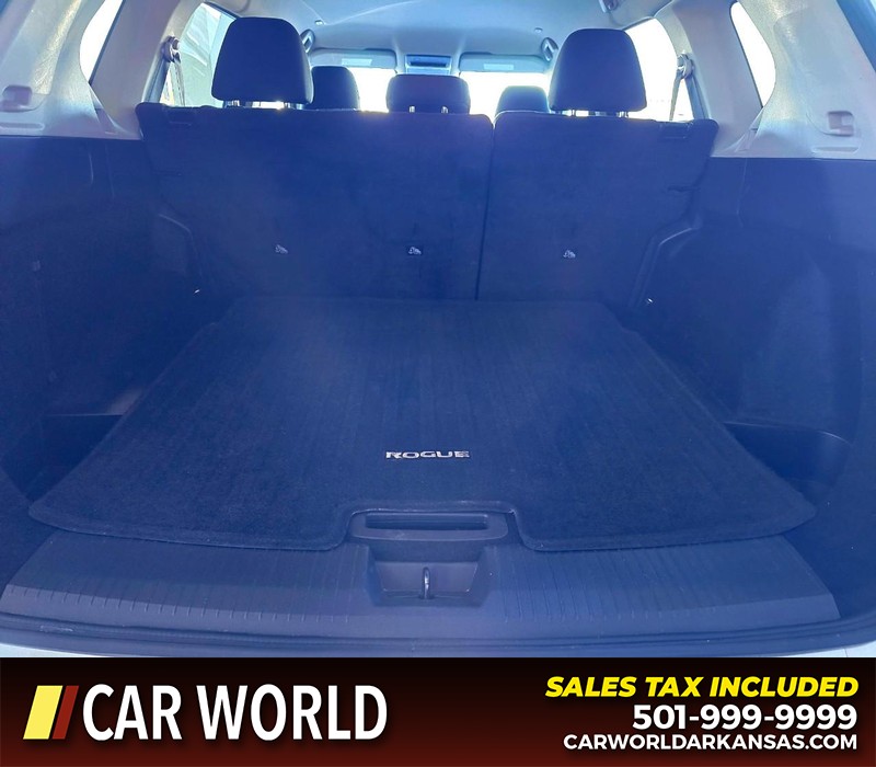 Nissan Rogue Vehicle Full-screen Gallery Image 13