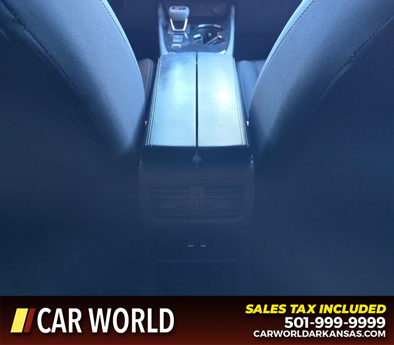 Nissan Rogue Vehicle Full-screen Gallery Image 19