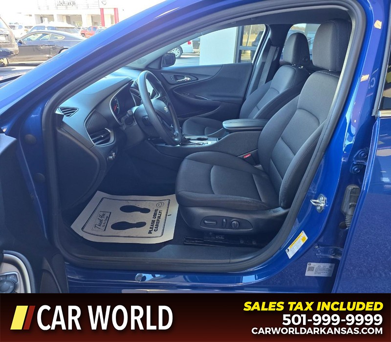 Chevrolet Malibu Vehicle Full-screen Gallery Image 8