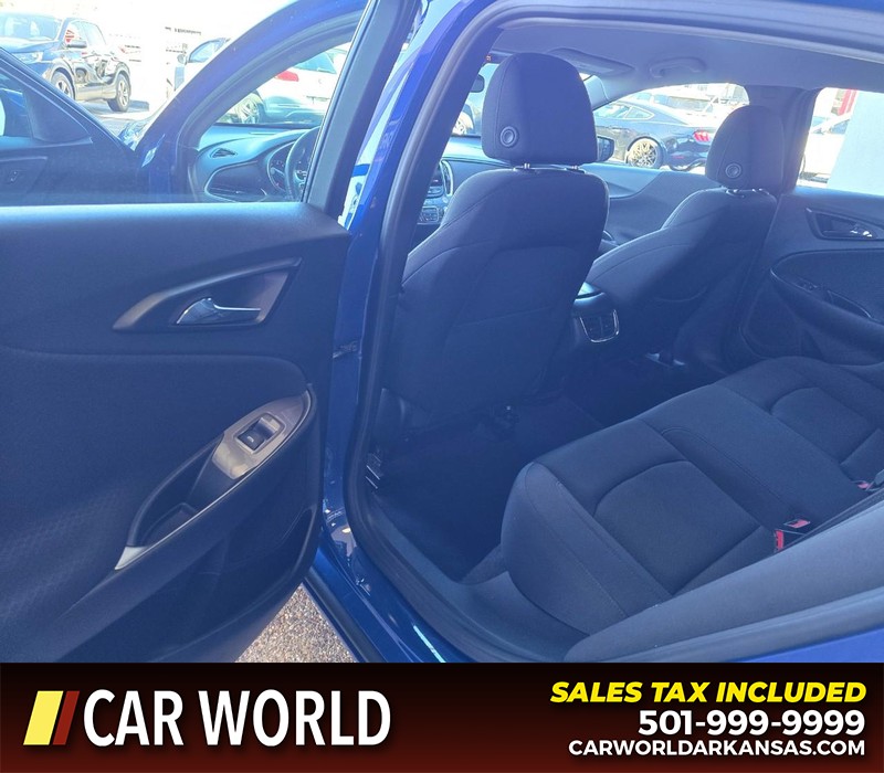 Chevrolet Malibu Vehicle Full-screen Gallery Image 9