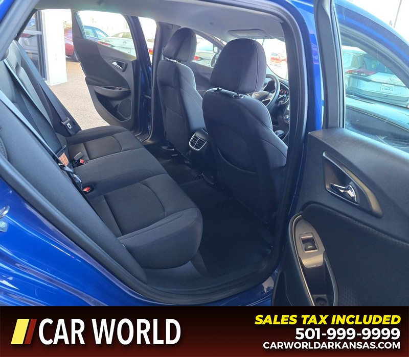 Chevrolet Malibu Vehicle Full-screen Gallery Image 12