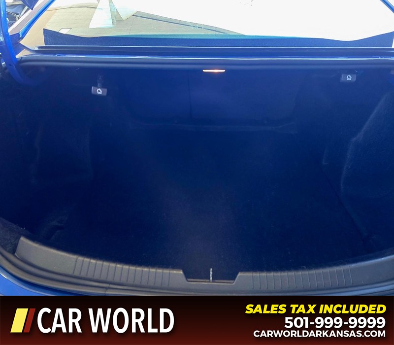 Chevrolet Malibu Vehicle Full-screen Gallery Image 13