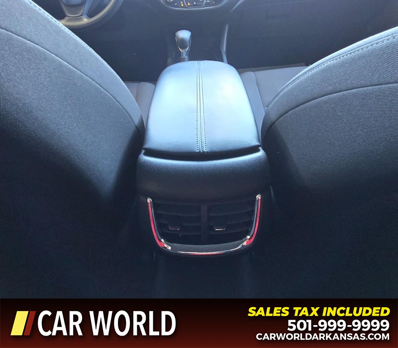 Chevrolet Malibu Vehicle Full-screen Gallery Image 19