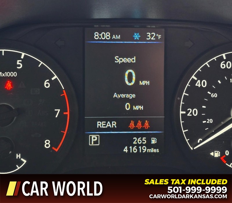 Nissan Altima Vehicle Full-screen Gallery Image 16