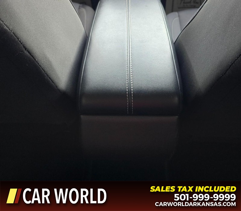 Nissan Altima Vehicle Full-screen Gallery Image 19