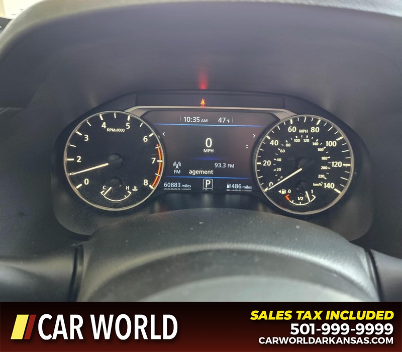 Nissan Altima Vehicle Full-screen Gallery Image 17