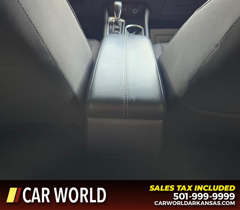 Nissan Altima Vehicle Full-screen Gallery Image 19