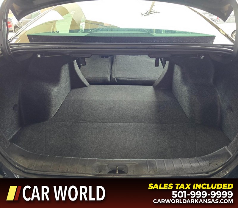 Nissan Altima Vehicle Full-screen Gallery Image 14