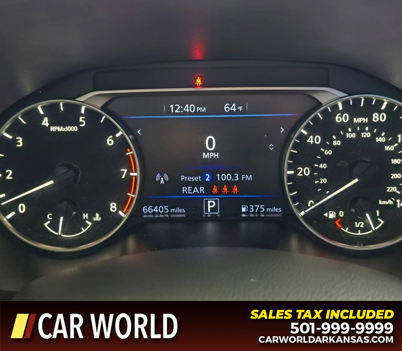 Nissan Altima Vehicle Full-screen Gallery Image 16