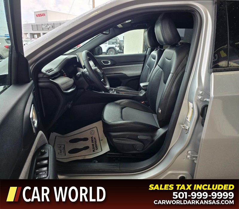 Jeep Compass Vehicle Full-screen Gallery Image 8